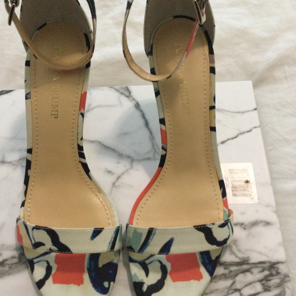 Sandal (fun summer colors)